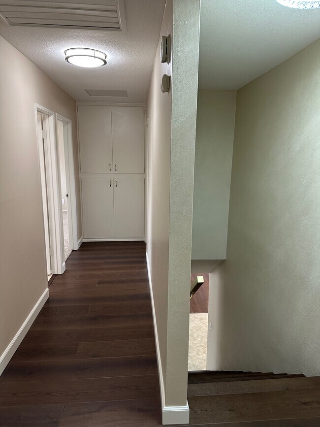 Building Photo - 1393 Scotch Cir