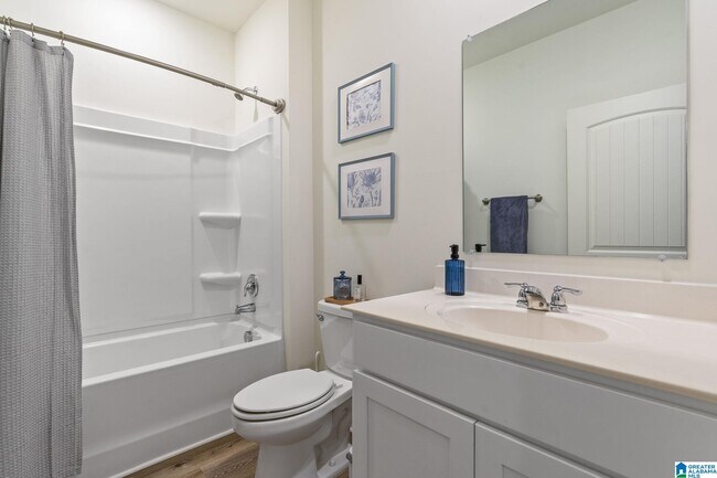 Building Photo - 5700 Post Oak Trl