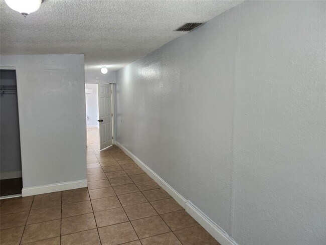 Building Photo - 1315 Waikiki Way