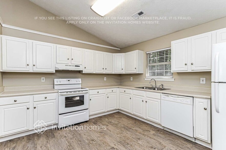 Building Photo - 112 Old Hickory Point