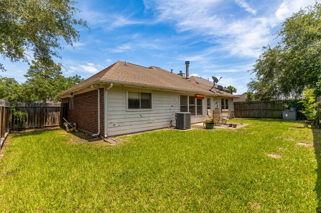 Building Photo - 19635 Vernier Woods Ln