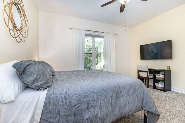 Building Photo - For Rent: Stunning Home in Tranquil Greystone Subdivision.