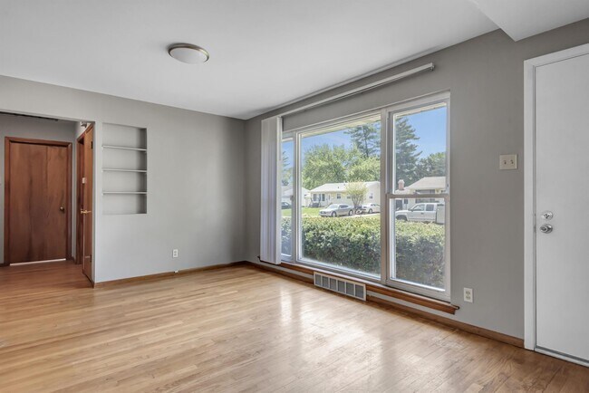 Building Photo - 765 Babler Dr