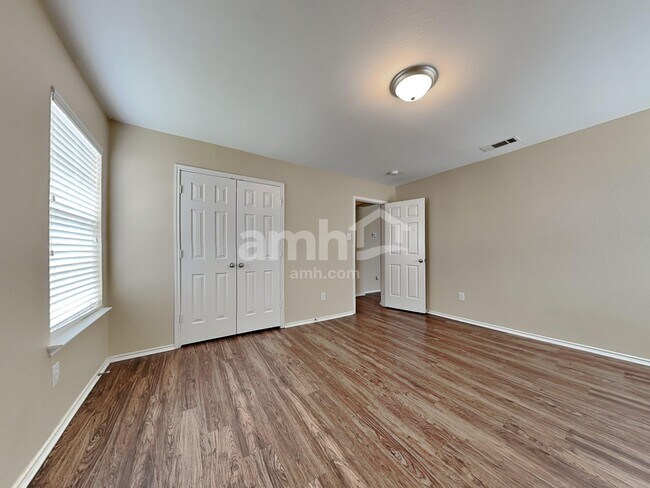 Building Photo - 210 Dartmouth Dr