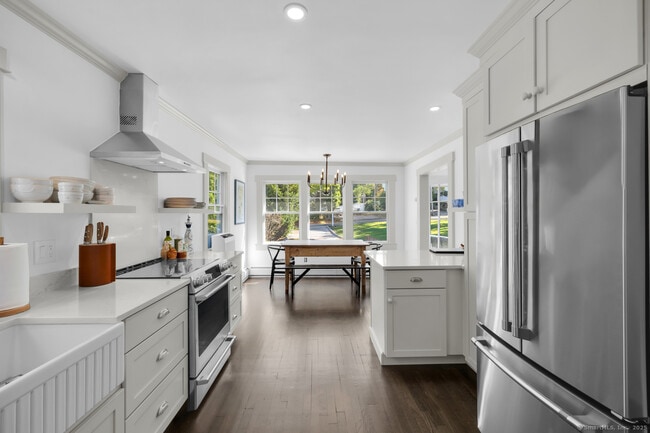 Building Photo - 53 Noroton Ave