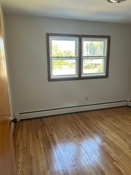 Building Photo - 52 Gadsen Ct