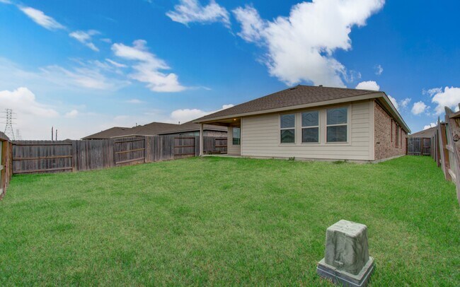 Building Photo - 9211 Redwood Br Dr