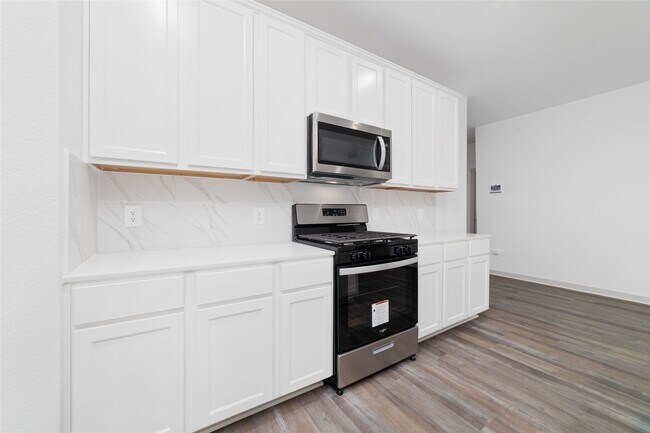 Building Photo - 7010 Fleetwood Crescent Wy