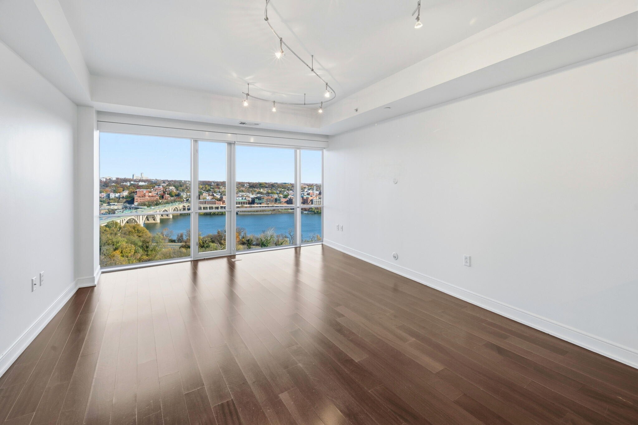 Building Photo - 1111 19th St N