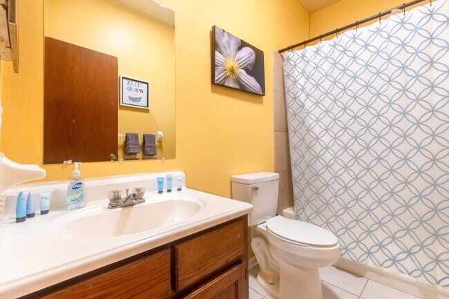 Building Photo - 408 NW 5th Ave