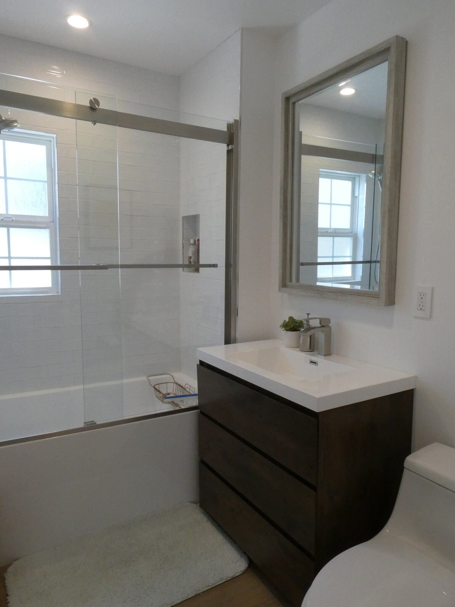 2nd bathroom - 9044 Carson St