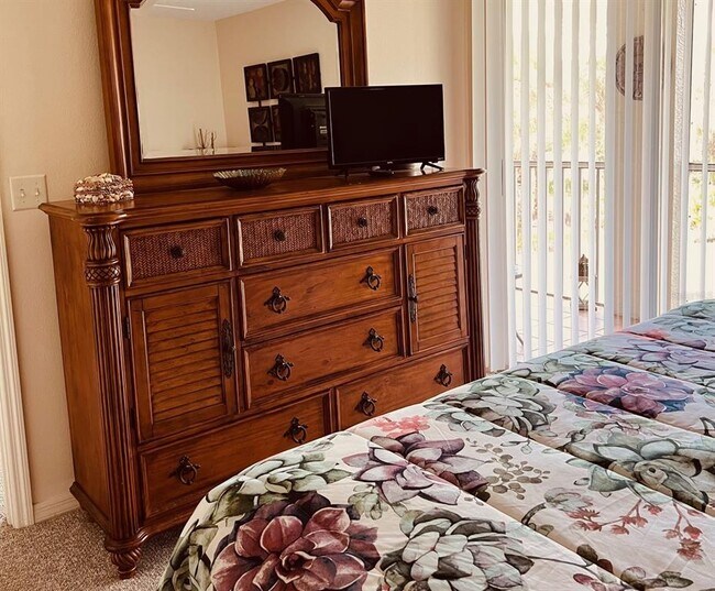 Building Photo - 9330 Clubside Cir