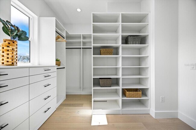 Building Photo - 3601 W Platt St