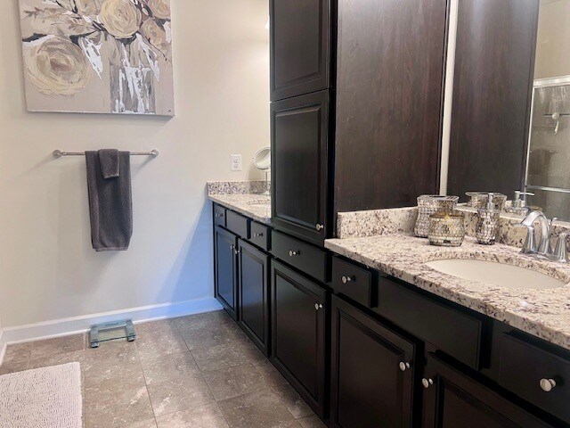 Primary en-suite bathroom - 13722 Neil Armstrong Ave