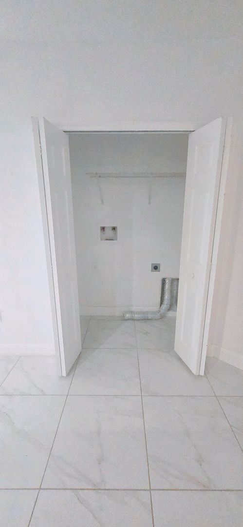 Building Photo - MUST SEE -2/2/1+OPEN DEN-DUPLEX IN GREENBR...