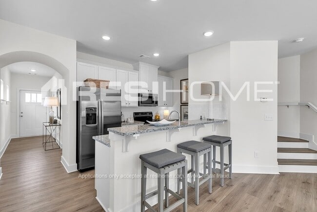 Building Photo - 87 Southport Cir