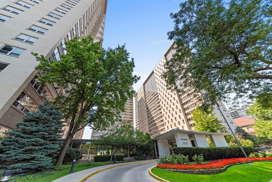 Primary Photo - 3950 N Lake Shore Dr