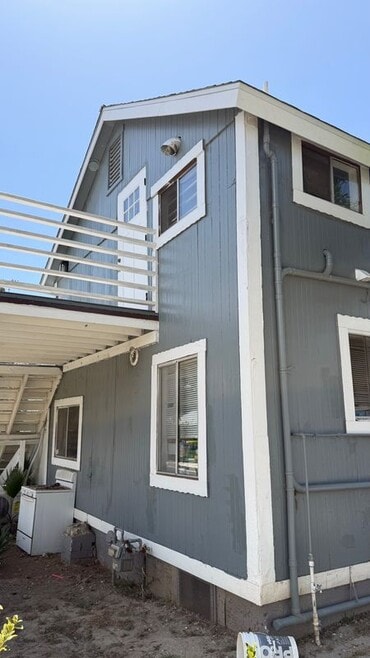 Building Photo - 301 W 1st St