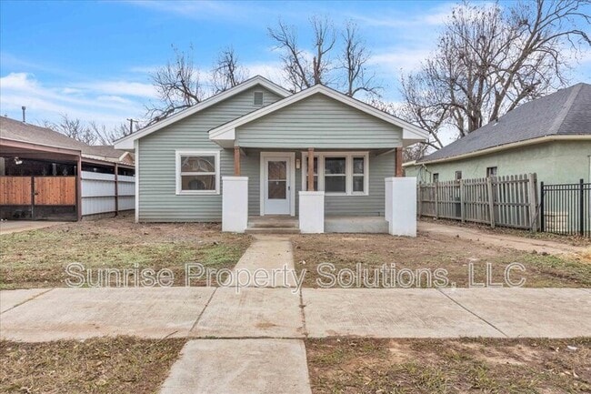 Building Photo - 1704 NW 32nd St