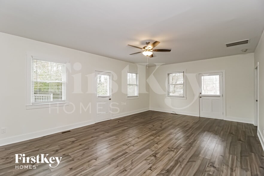 Building Photo - 6356 Pine Frost Dr