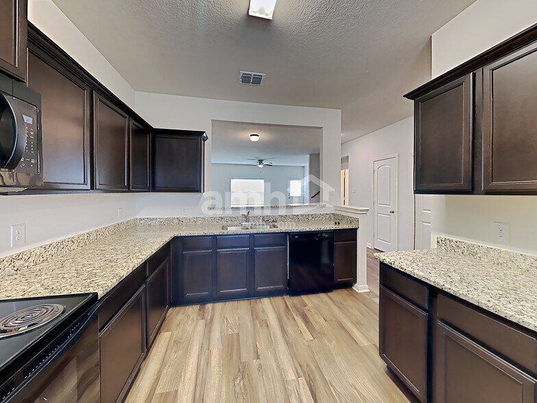 Building Photo - 12250 Commander Dr