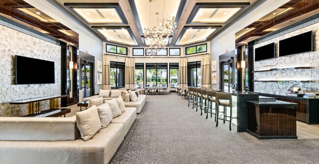 Building Photo - 9931 Bozzano Dr