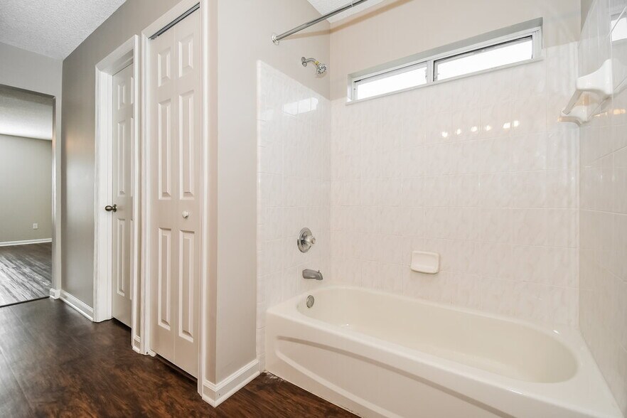 Building Photo - 9432 Harrier Ct