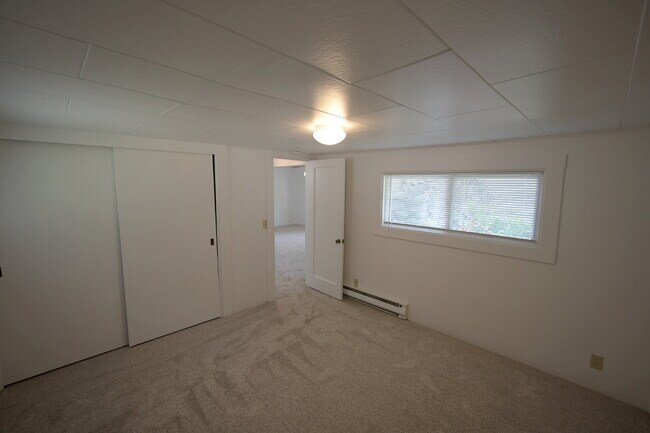Building Photo - 2 bed 1 bath home with great view of Sequi...