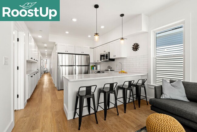 Building Photo - Furnished Private Bedroom with Private Bath in East Boston!