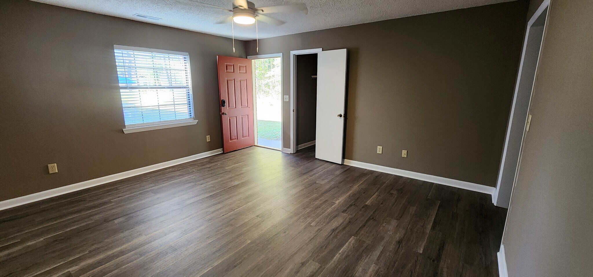 Cloverland-Denson-Livingroom - 704 Denson Ave SW