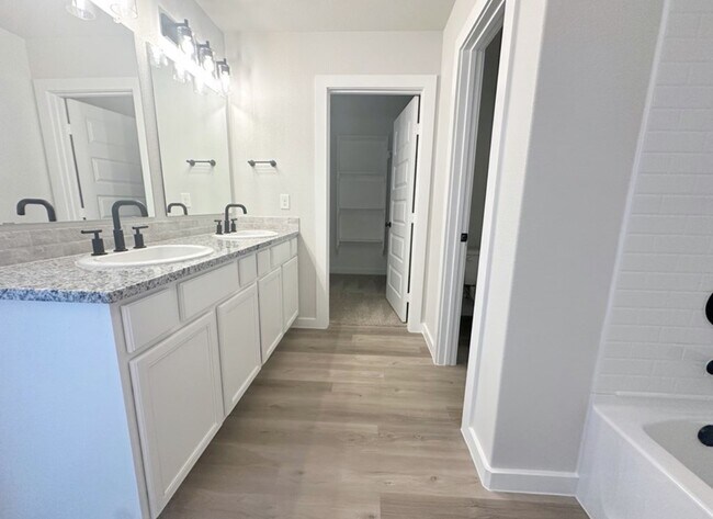 Building Photo - 309 Panhandle Dr