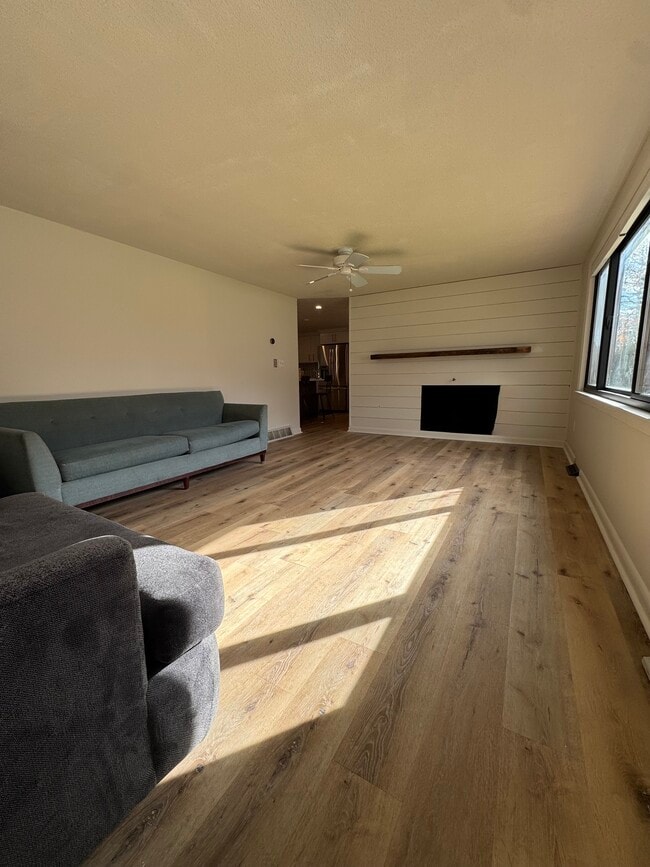 Building Photo - 3 Elliot Way