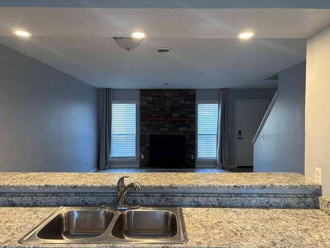 Building Photo - 7203 Woods Crossing Dr