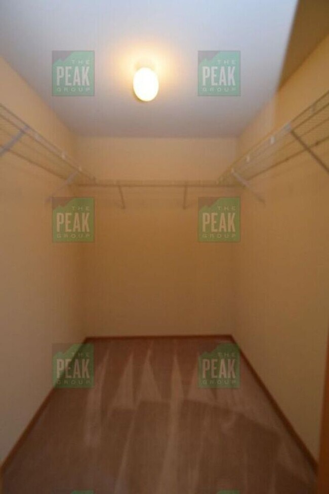 Building Photo - Home For Rent In Aurora