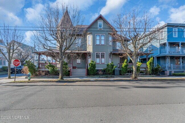 Building Photo - 62 Webb Ave