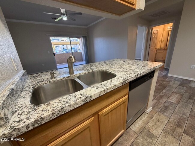 Building Photo - 5401 E Van Buren St