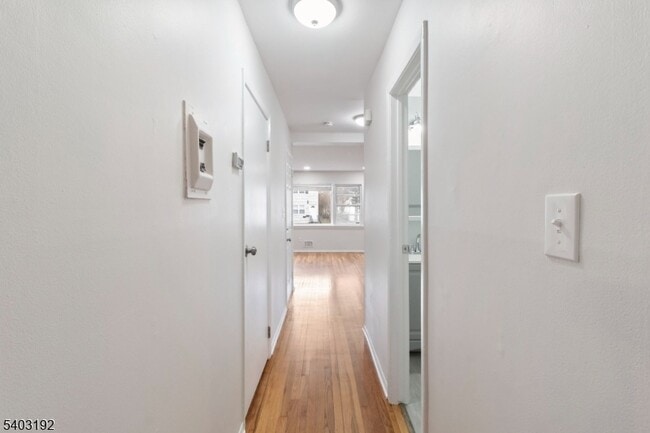 Building Photo - 19 Cooper Dr