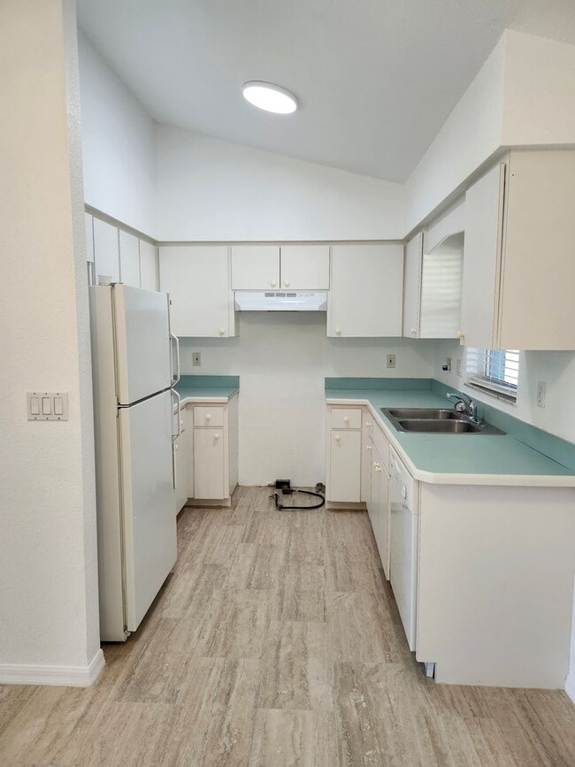 Building Photo - Deep Creek updated duplex for RENT!