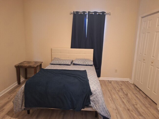 Building Photo - One level living in NorthWest Knoxville