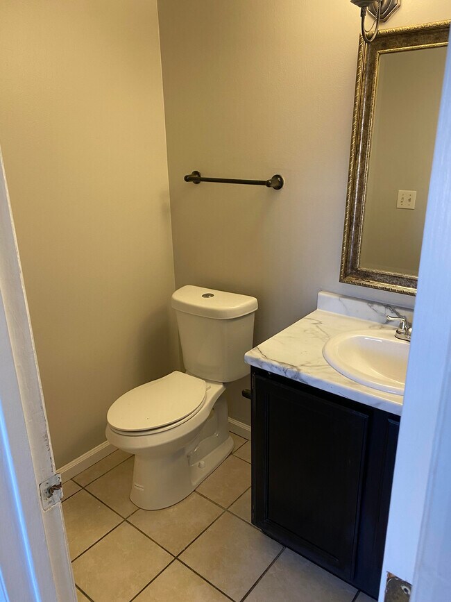 half bath - 537 Chandler Plz