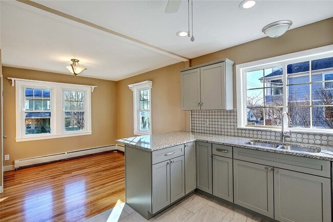 Building Photo - 66 Tyndall Ave