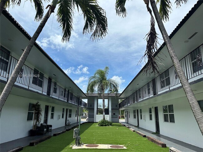 Building Photo - 2500 Johnson St