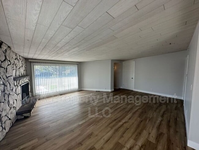 Building Photo - 2928 W Lehi Dr