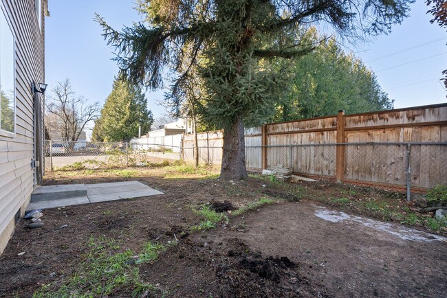 Building Photo - Spacious 4-Bedroom Home in SE Portland!