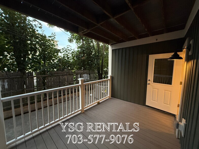 Building Photo - 14 Dorr St