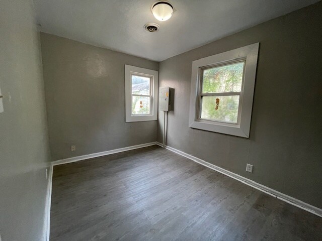 Building Photo - 1913 W Ewing Ave