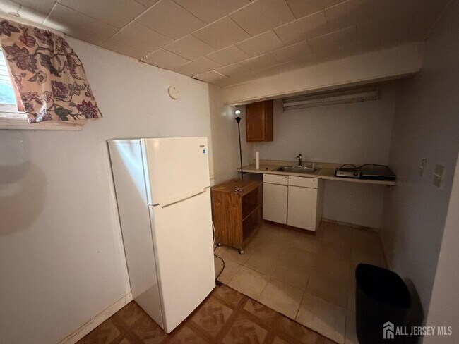 Building Photo - 188 Auth Ave