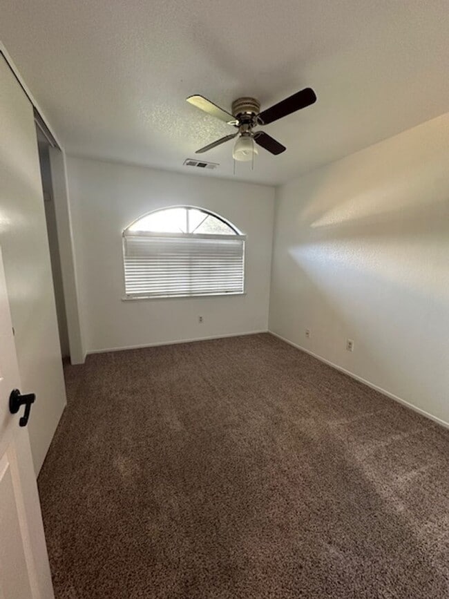 Building Photo - 1340 W Jean Ave