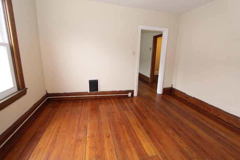 Building Photo - 213 S Lowell Ave