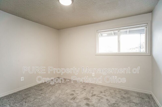 Building Photo - 18411 E Burnside St